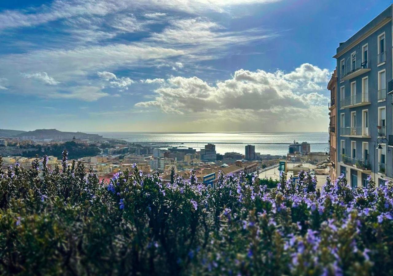 Отель Cagliari Novecento Экстерьер фото