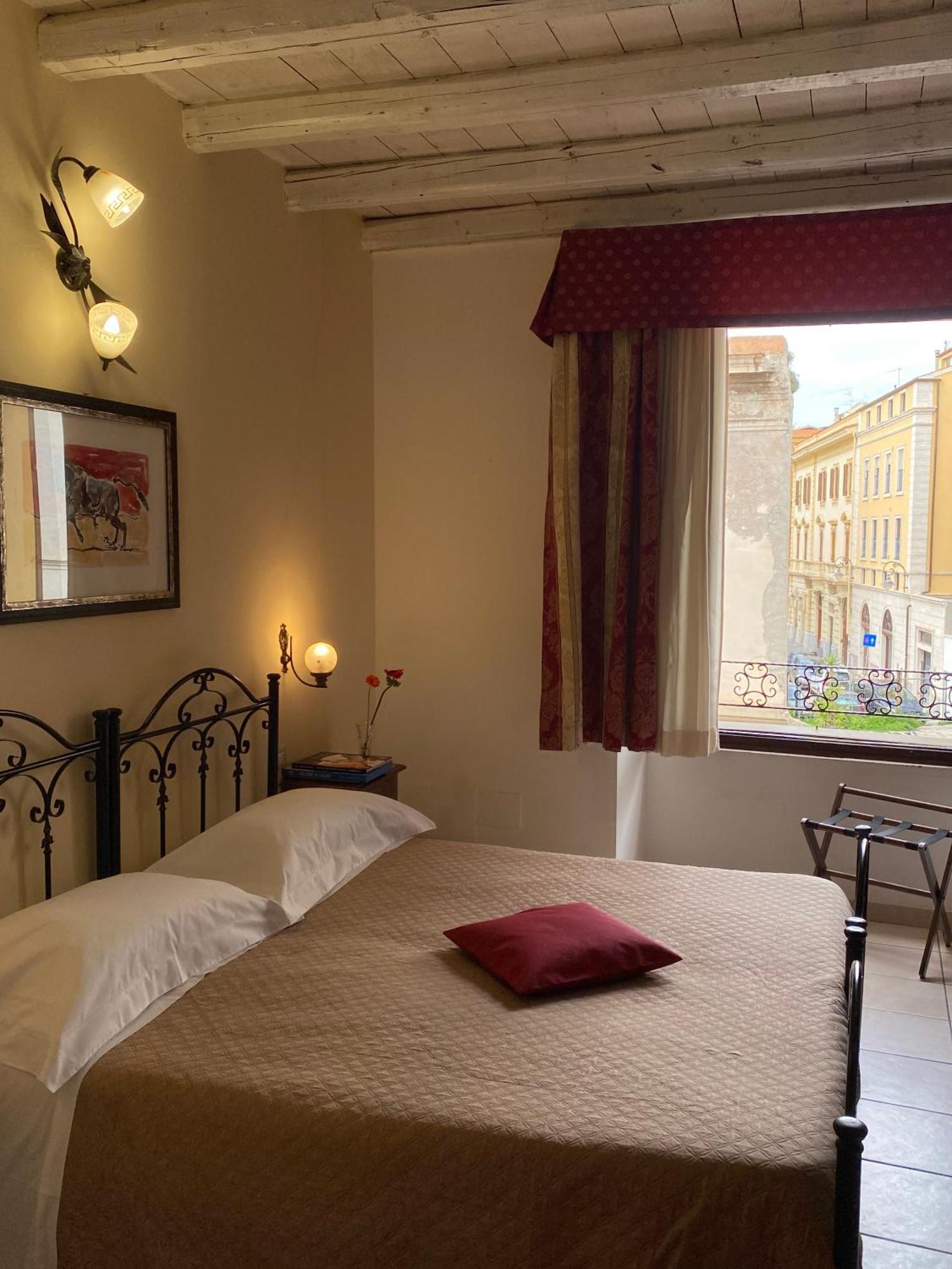 Отель Cagliari Novecento Экстерьер фото